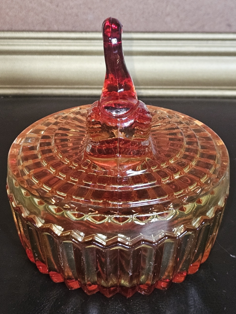 Vintage Jeanette Glass Amberina Powder or Trinket Dish featuring Swan Lid - Picture 5 of 14